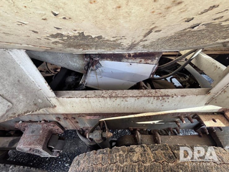 2003-volvo-10-image-53