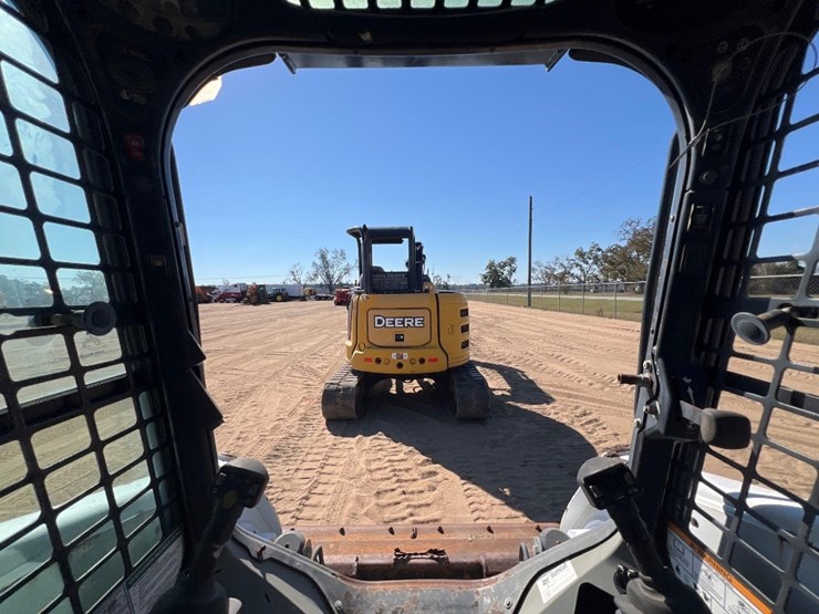 2012-bobcat-t770-image-35