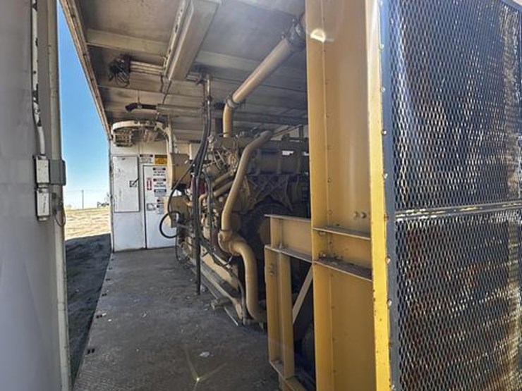 2001-caterpillar-3508-image-11