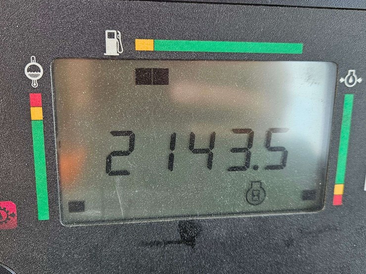 hesston-8550s-self-propelled-mower-conditioner-image-23