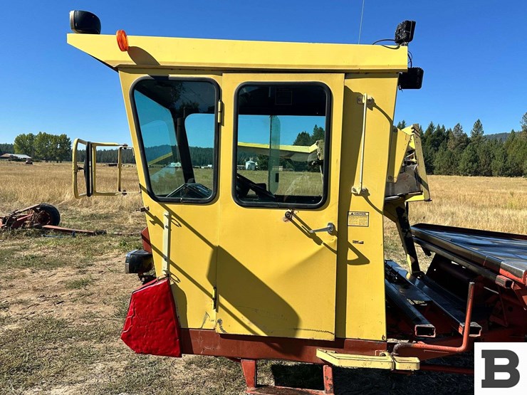 new-holland-1068-image-13