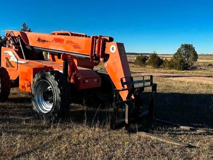 2013-sky-trak-6042-image-3