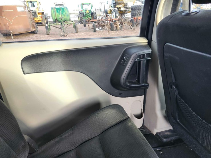 2015-dodge-grand-caravan-se-image-49