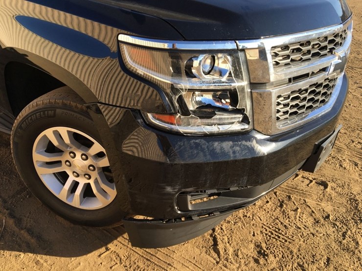 2019-chevrolet-suburban-image-17