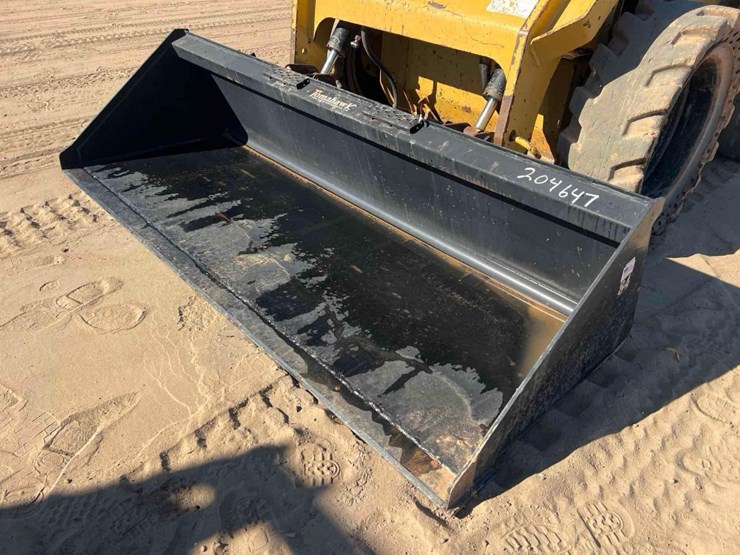 2017-caterpillar-262d-image-9