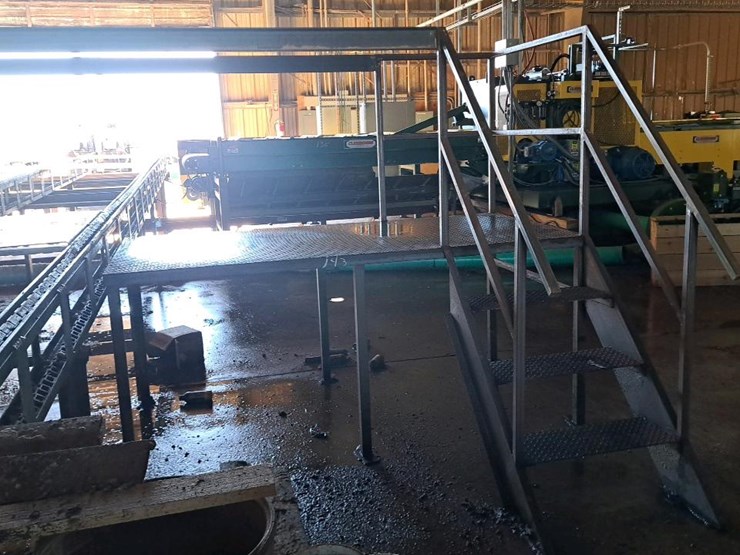 #143-•-steel-staircase-and-platform-image-3