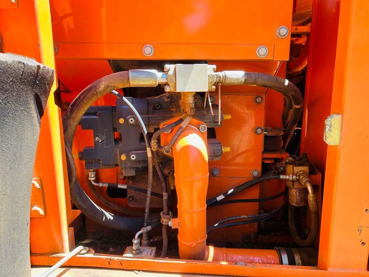 2010-doosan-dx180-lc-image-74