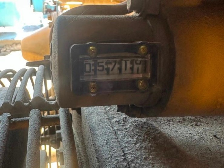 caterpillar-d379-image-8