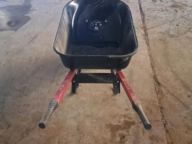 #305-•-truper-wheelbarrow-image-4