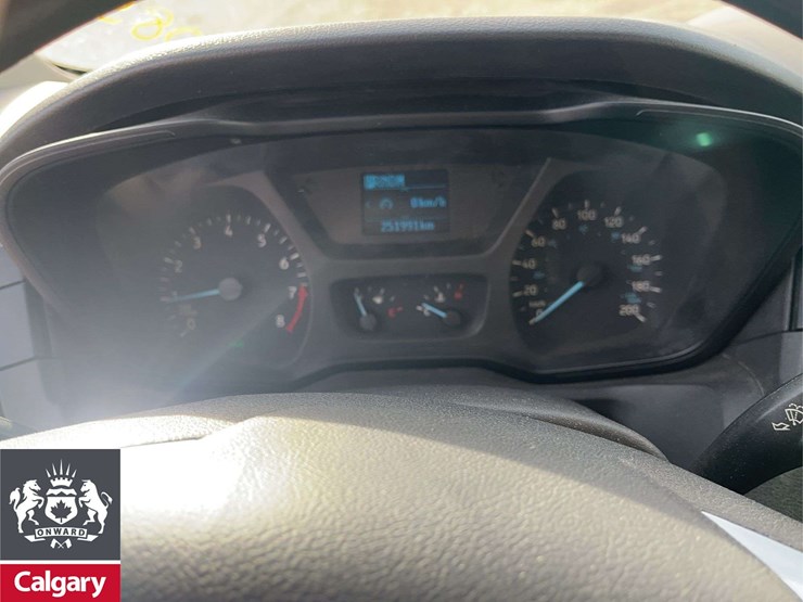 2017-ford-transit-image-11