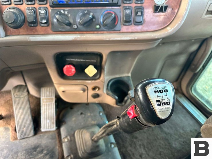 2008-peterbilt-386-image-86