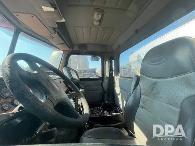 2009-stahly-peterbilt-image-39