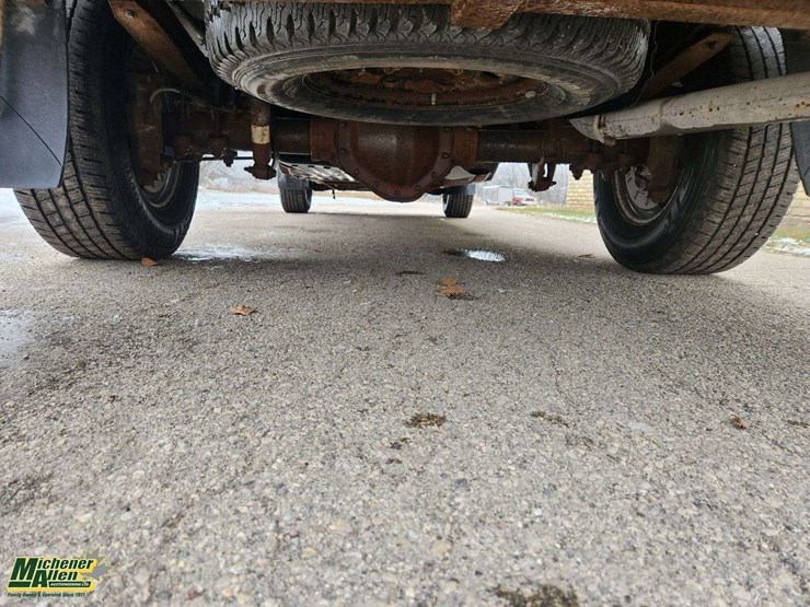 2012-chevrolet-silverado-2500hd-image-10