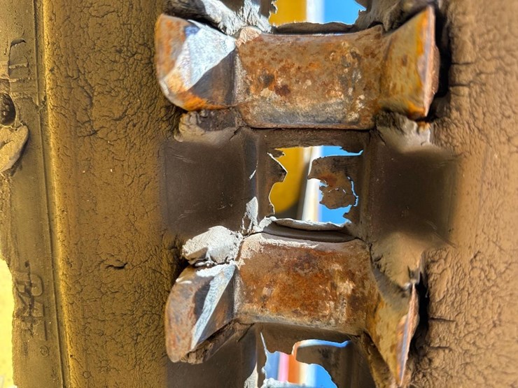 2023-caterpillar-259d3-image-12