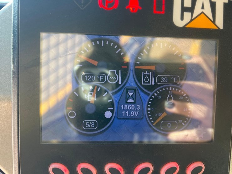 2015-caterpillar-289d-image-31