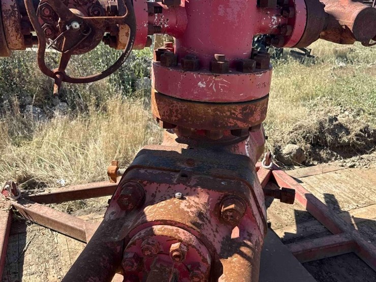 t3-bop-11"-w/spool-a&-4-valves-image-4