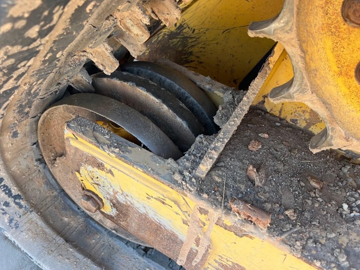 2020-caterpillar-299d3-image-13