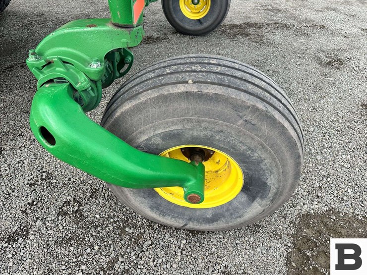 john-deere-w235r-image-47