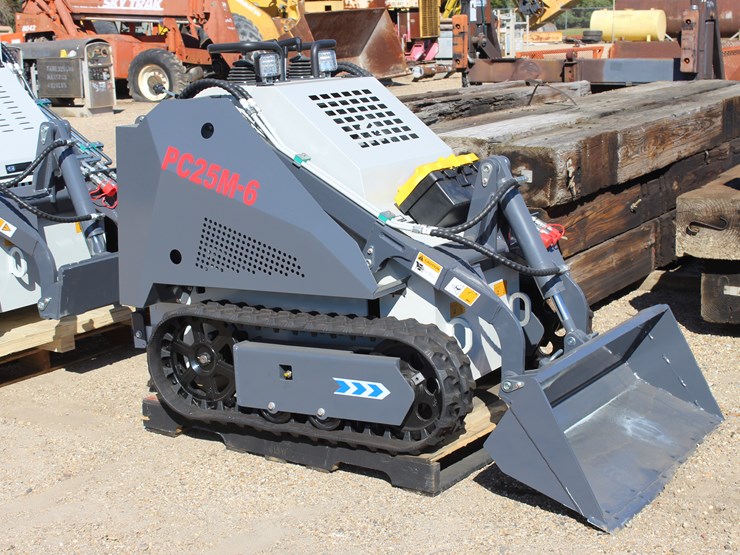 #3510-•-2025-mini-loader,-skid-steer-image-1