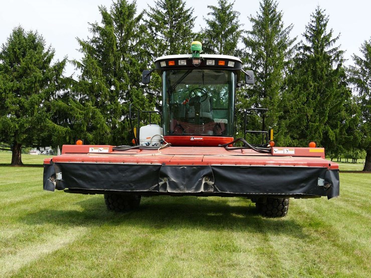 hesston-8550s-self-propelled-mower-conditioner-image-13
