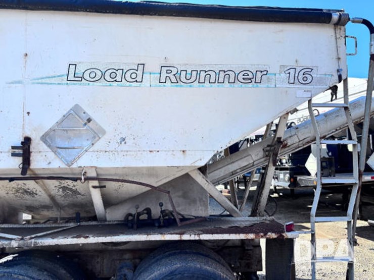 2003-volvo-10-image-34