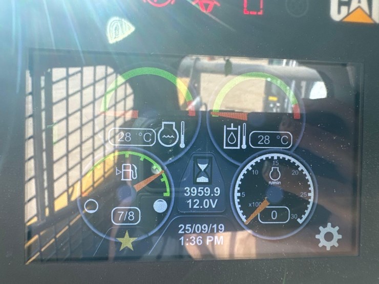 2024-caterpillar-242d3-image-25