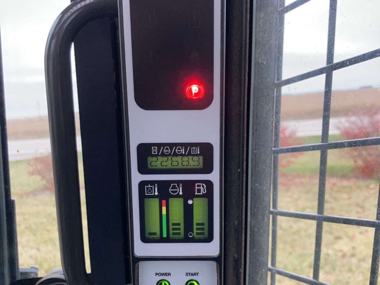 2018-new-holland-l228-image-35