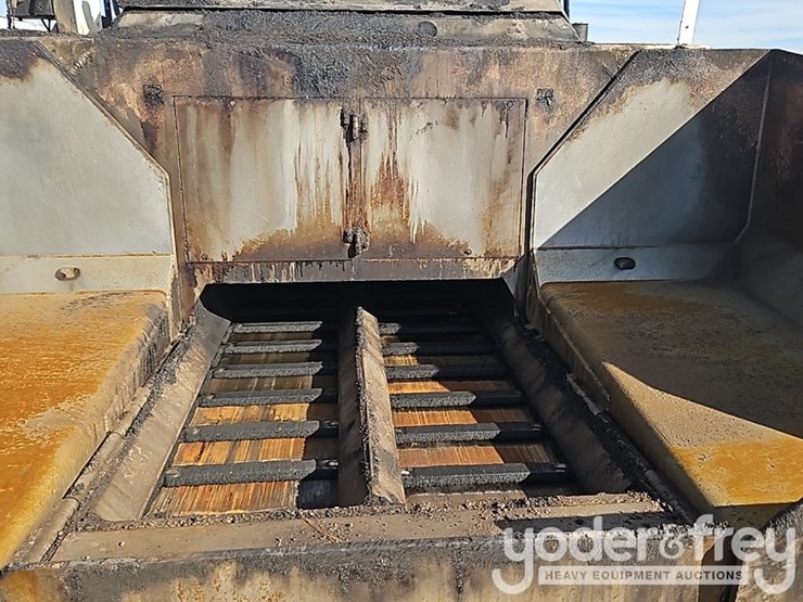 2014-caterpillar-ap-1000e-image-11