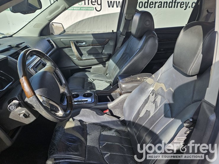 2014-gmc-acadia-image-22