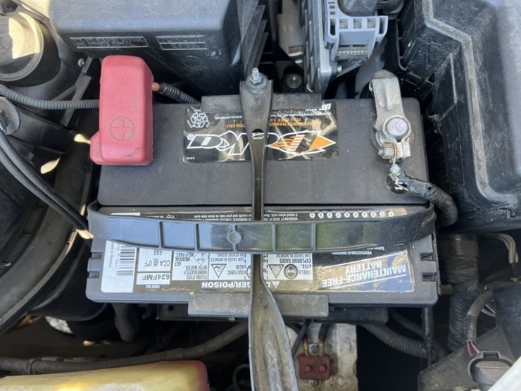 2014-toyota-sienna-le-image-42