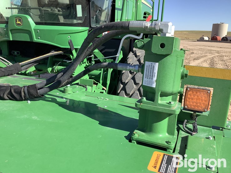 2021-john-deere-w235-image-18