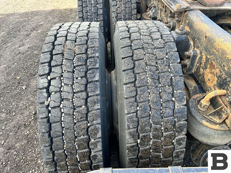 2000-kenworth-t800-image-42