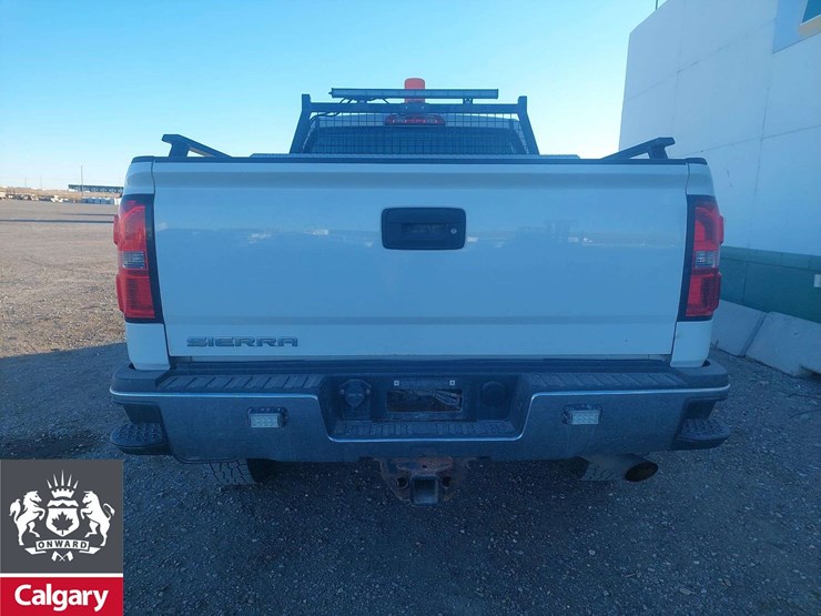 2015-gmc-sierra-2500hd-image-6