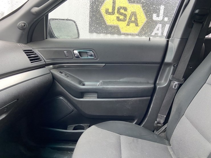 2014-ford-explorer-image-14