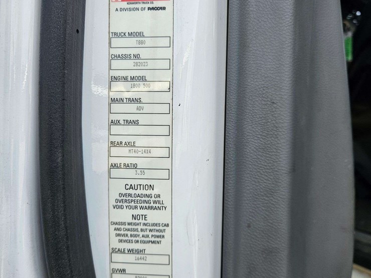 2019-kenworth-t880-image-13
