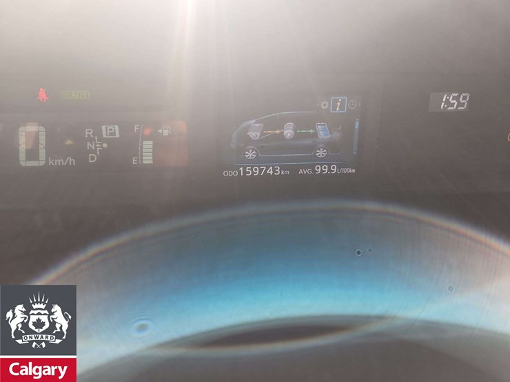 2015-toyota-prius-v-hybrid-4dr-wagon-image-15