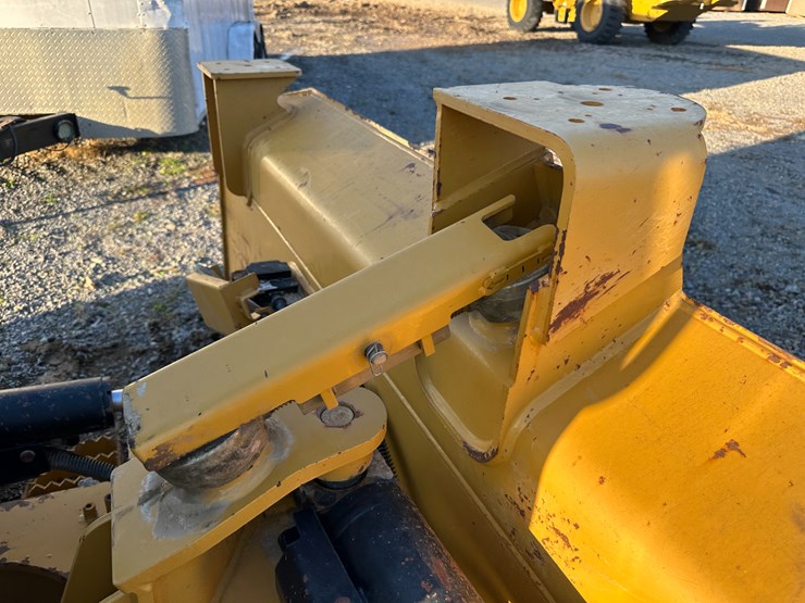 caterpillar-d5k2-image-35