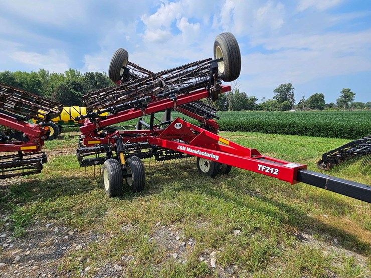 2013-j&m-tf212-image-3