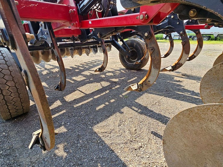 case-870-disk-chisel-plow-image-15