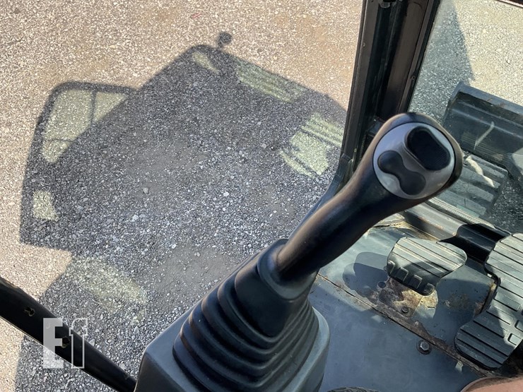 2018-case-cx57c-image-25