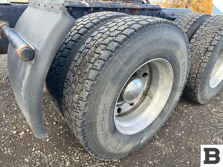 1999-kenworth-t800-image-42