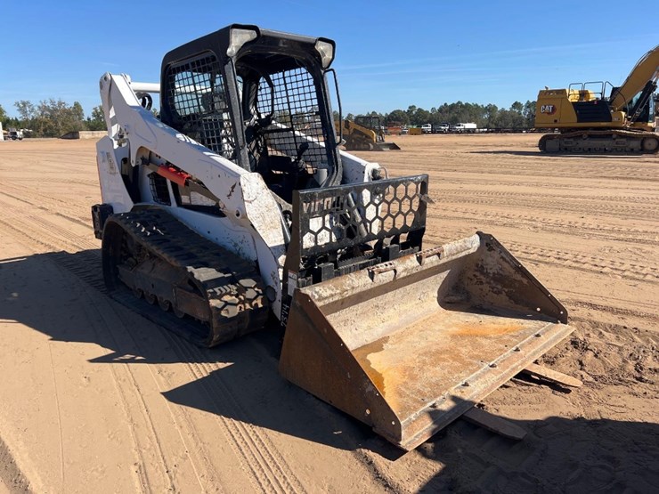 2019-bobcat-t595-image-6