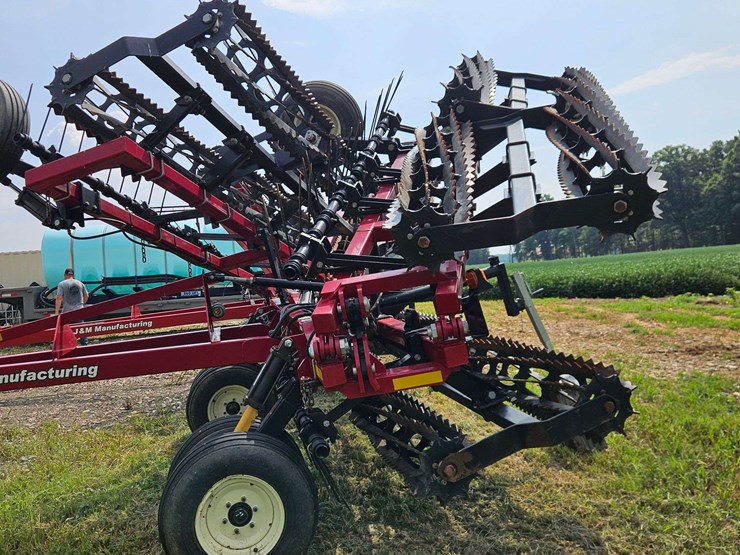 2013-j&m-tf212-image-4