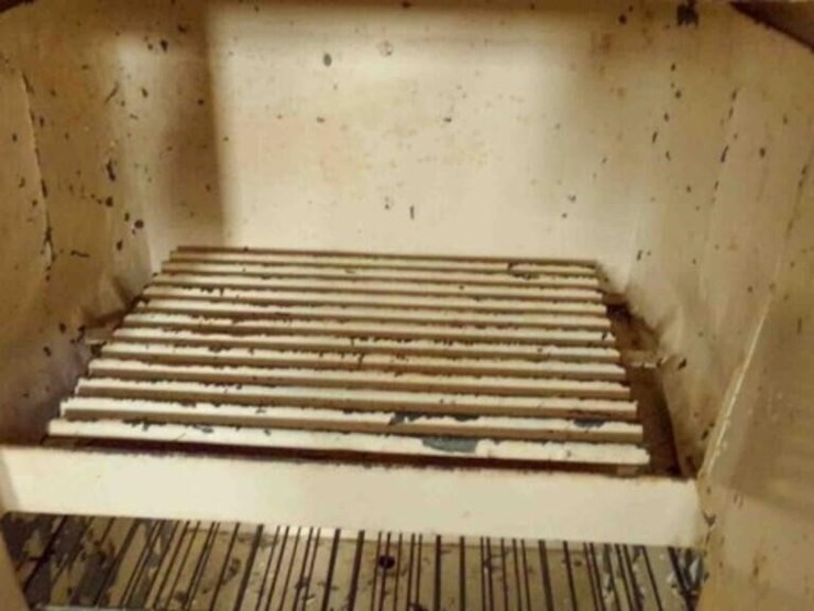 vintage-ice-box---no-brand-visible-image-2