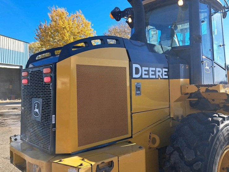 2018-deere-544k-image-34