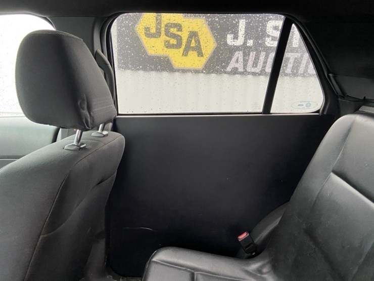 2014-ford-explorer-image-24