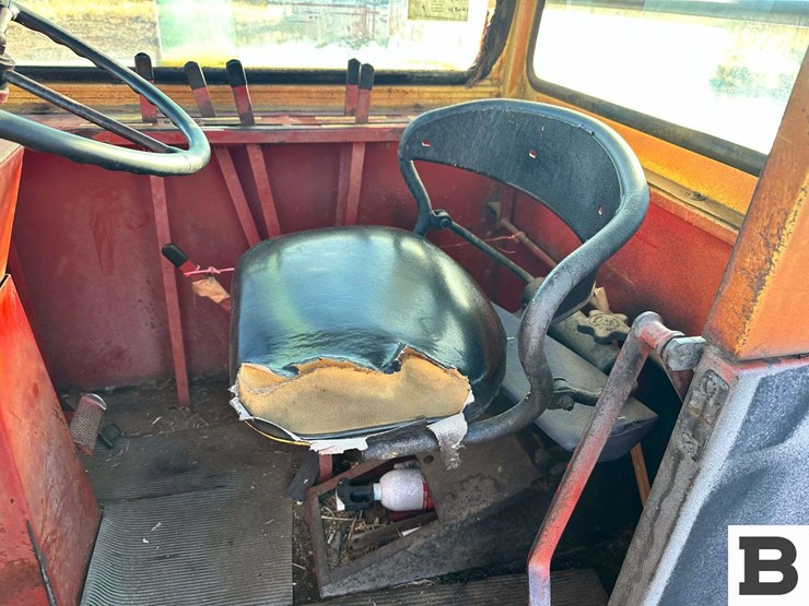 1972-new-holland-1048-image-47