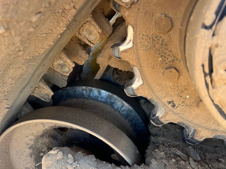 2020-deere-333g-image-14