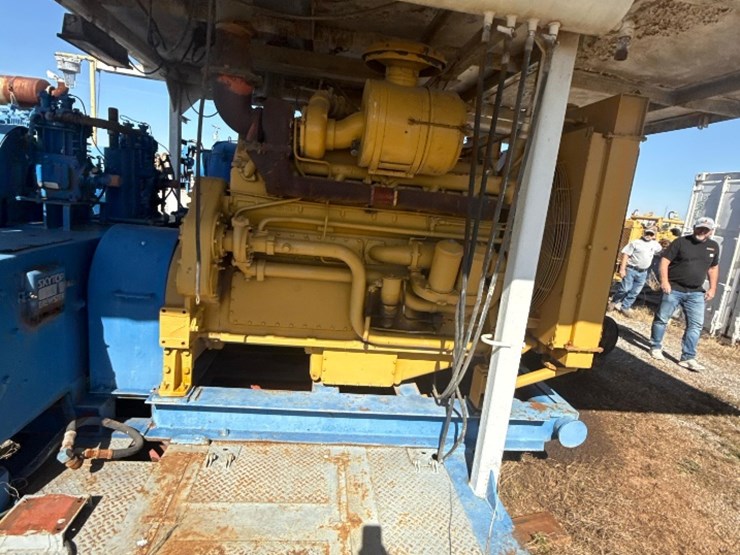 caterpillar-d353-image-9