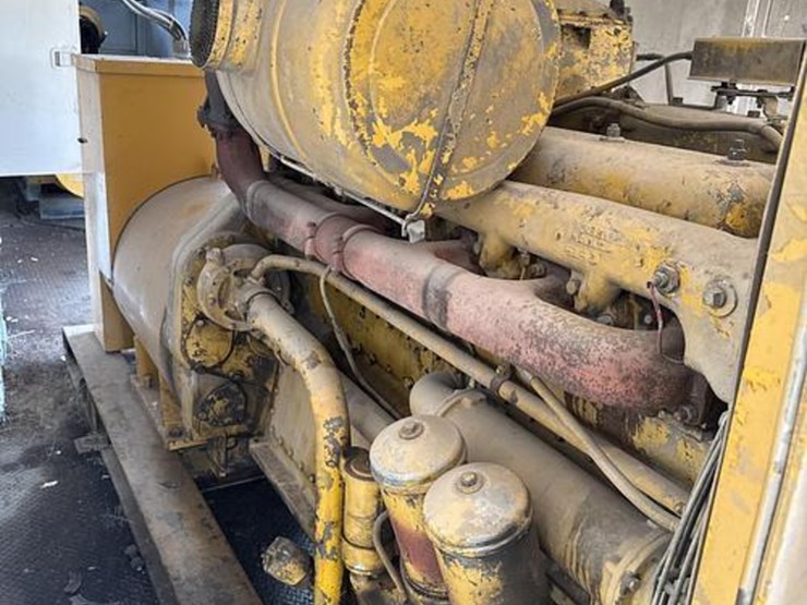 caterpillar-d353-image-15